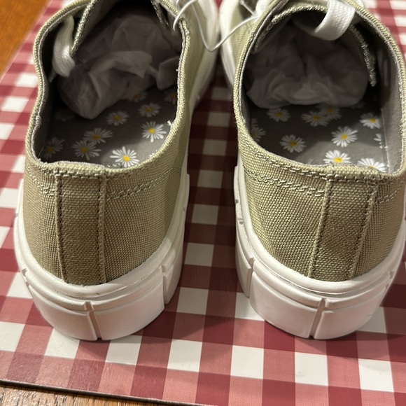 Mad Love Women's Fran Sneakers - Green canvas sneakers - chunky sole & cushion - Picture 10 of 10